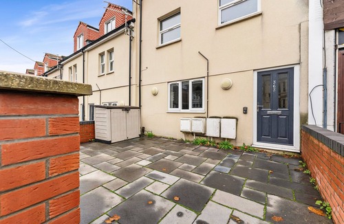 Staple Hill Apartment | Spacious Bristol Apartment - Parking + WIFI