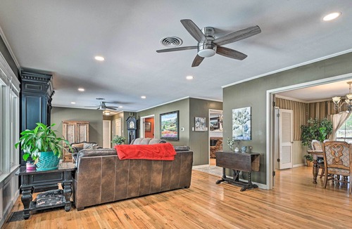 Brownwood House | Spacious Brownwood Getaway: Pets Welcome!