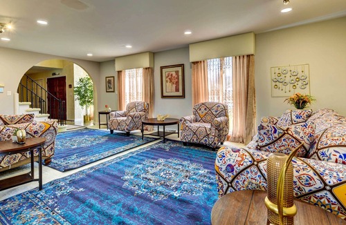 Williamsville House | Spacious Buffalo Brick Home w/ Backyard!