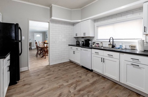 Tonawanda House | Spacious Buffalo/Niagara Falls Getaway