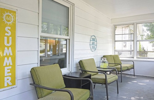 Tonawanda House | Spacious Buffalo/Niagara Falls Getaway