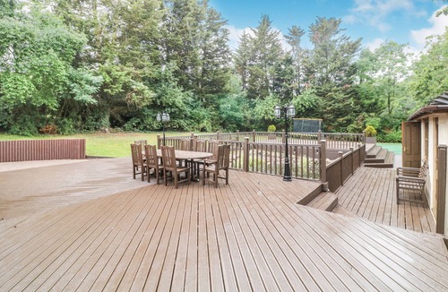 Herongate House | Spacious Bungalow on 0.7 Acre Plot- Little Warley