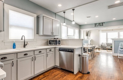 Central Oklahoma City House | Spacious Bungalow W/Optional 1Bed Apt