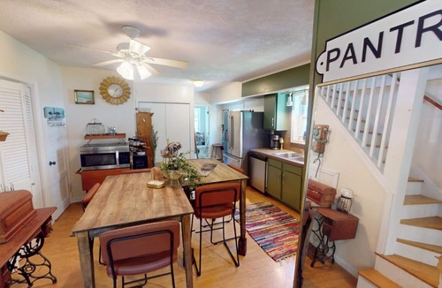 Town of Varick House | Spacious Bungalow with Private Lake Access. Stay with E.V.E
