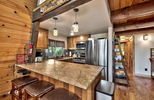 Tahoe Vista House | Spacious Cabin Across From Beach!