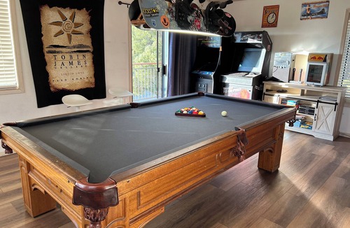 Whispering Forest House | Spacious Cabin: Fun Game Room, 5pm Checkout, Large Kitchen, Views!
