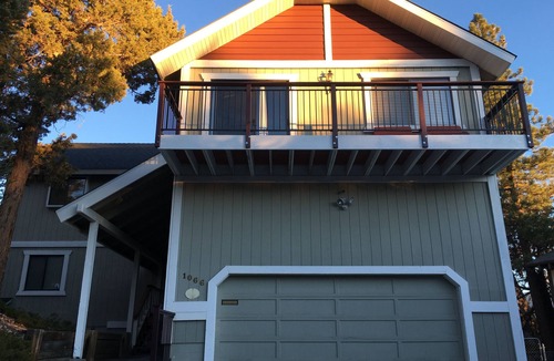 Whispering Forest House | Spacious Cabin: Fun Game Room, 5pm Checkout, Large Kitchen, Views!