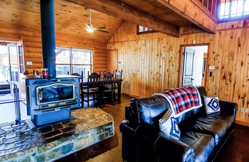 Sulphur Cabin | Spacious cabin in rural area close to Turner Falls and Chickasaw National Park
