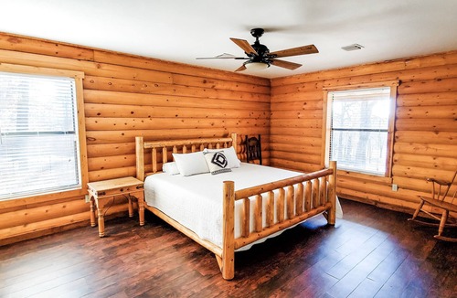 Sulphur Cabin | Spacious cabin in rural area close to Turner Falls and Chickasaw National Park