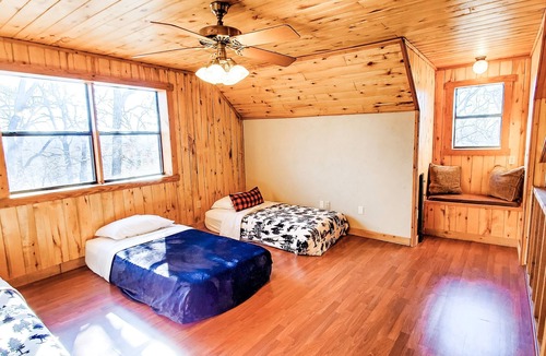 Sulphur Cabin | Spacious cabin in rural area close to Turner Falls and Chickasaw National Park