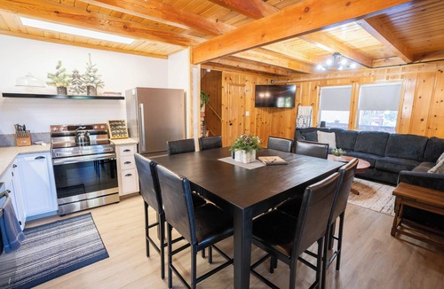 Strawberry Cabin | Spacious Cabin near Pinecrest and Dodge Ridge
