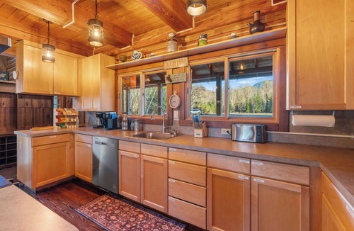 Randle Cabin | Spacious Cabin on 65 acres with no neighbors