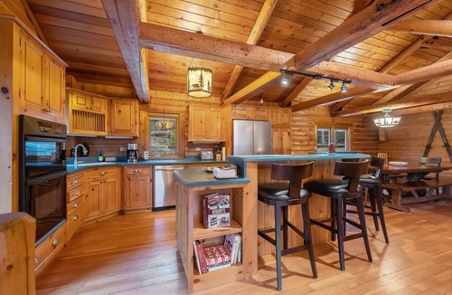 Lutsen Cabin | Spacious cabin on beautiful Caribou Lake