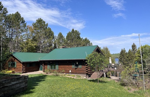 Lutsen Cabin | Spacious cabin on beautiful Caribou Lake