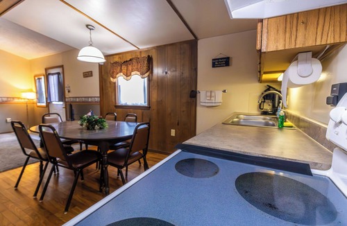 Benton Cabin | Spacious Cabin on Kentucky Lake