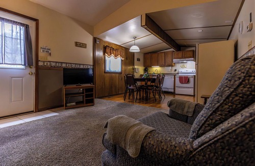 Benton Cabin | Spacious Cabin on Kentucky Lake