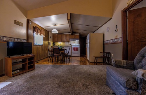 Benton Cabin | Spacious Cabin on Kentucky Lake