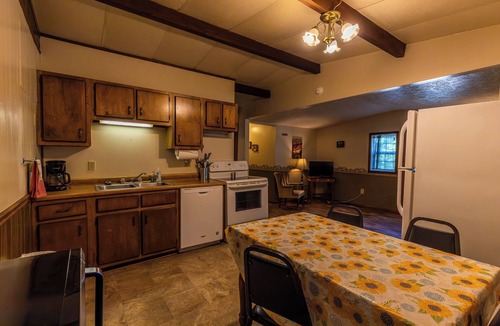 Benton Cabin | Spacious Cabin on Kentucky Lake