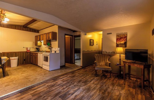 Benton Cabin | Spacious Cabin on Kentucky Lake