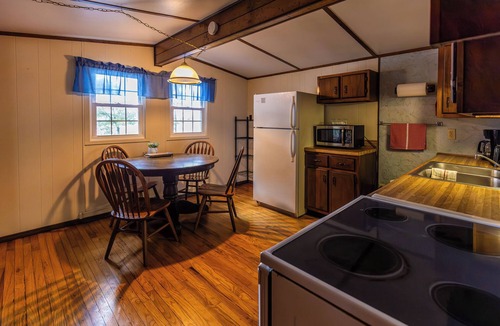 Benton Cabin | Spacious Cabin overlooking Kentucky Lake