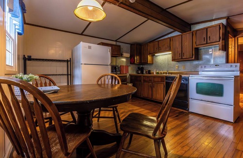 Benton Cabin | Spacious Cabin overlooking Kentucky Lake