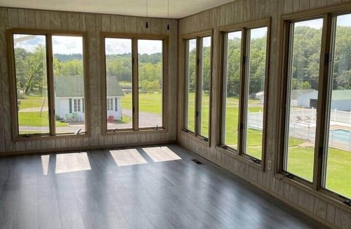 Grubville House | Spacious Cabin Retreat - Sleeps 12 -1hr from STL
