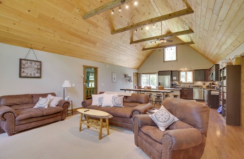 Oxford House | Spacious Cabin w/Private Dock on Thompson Lake