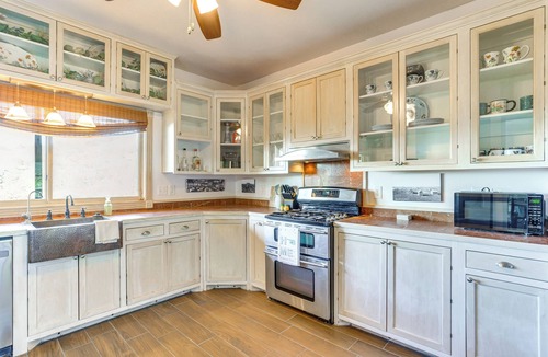Medicine Park Cabin | Spacious Cabin w/Views, Near Lake Lawtonka!