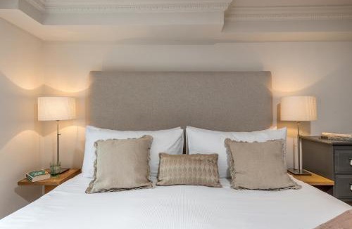 Campden Apartment | Spacious, Calm One Bedroom