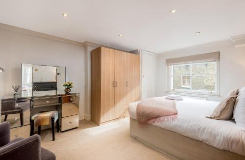 Campden Apartment | Spacious, Calm One Bedroom