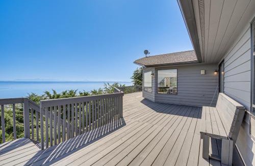 Camano Island House | Spacious Camano Home w/Hot Tub & Water Views!
