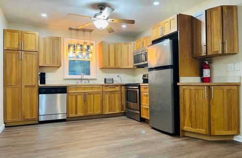 Henryville House | Spacious Camelback Retreat w/Fireplace