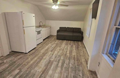 Canton House | Spacious Canton House 5BR, 3 bathroom, WiFi, AC, Great Location