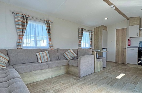 Ingoldmells House | Spacious caravan with one double and two twin.