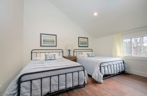 Crescent Hill House | Spacious Carriage House with Park Views Near Frankfort Ave & Downtown