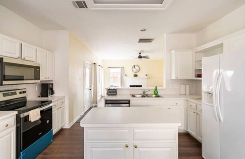 North Central Carrollton House | Spacious Carrolton, TX Home | Ideal for Big Groups