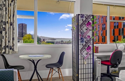 Grafton Apartment | Spacious CBD Gem with Seaviews and Free Parking