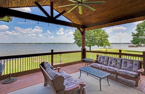 Mabank House | Spacious Cedar Creek Home with Boat Lift and Views!