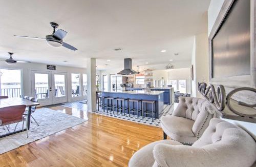 Mabank House | Spacious Cedar Creek Home with Boat Lift and Views!