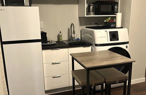 North Rose Hill Apartment | Spacious Cedar Suite Private Entry & Bath Wifi Kirkland