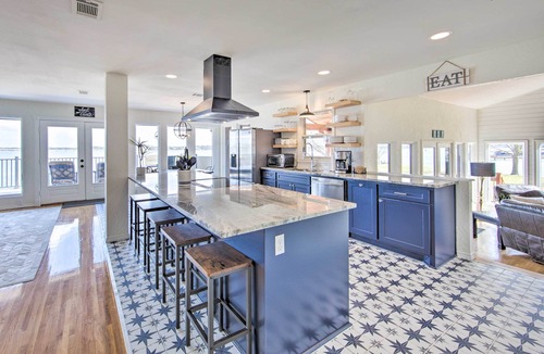 Mabank House | Spacious Cedar Creek Home w/Boat Lift + Views!