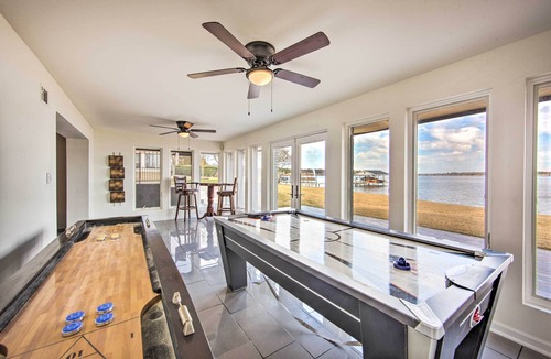 Mabank House | Spacious Cedar Creek Home w/Boat Lift + Views!