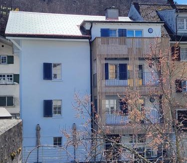 Schwanden Apartment | Spacious cellar studio surrounded by mountains and lake