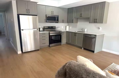 Doon South Hotel | Spacious & Central 2BR/2BA