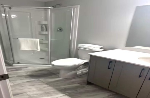 Doon South Hotel | Spacious & Central 2BR/2BA