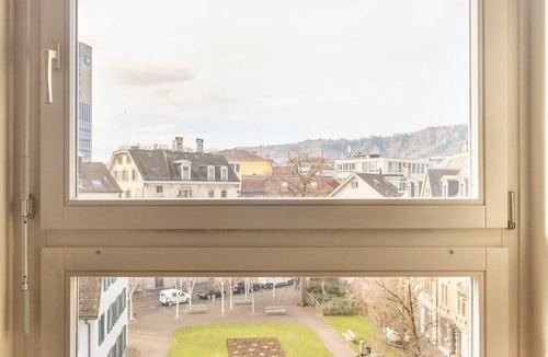 Langstrasse Apartment | Spacious & Central 3-BR Apt - A RARE GEM! Turquoise