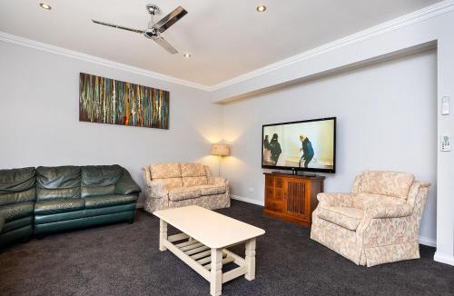 South Albury Apartment | Spacious Central Stay on Olive
