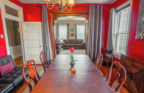 The Gate Apartment | Spacious & Centrally Located Apt (Sleeps 8)