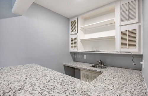 Woodlake - Briar Meadow House | Spacious centrally located home shopping, dining, sports venues, nightlife.etc.
