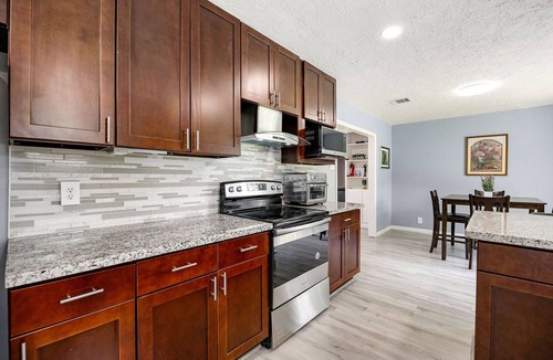 Woodlake - Briar Meadow House | Spacious centrally located home shopping, dining, sports venues, nightlife.etc.